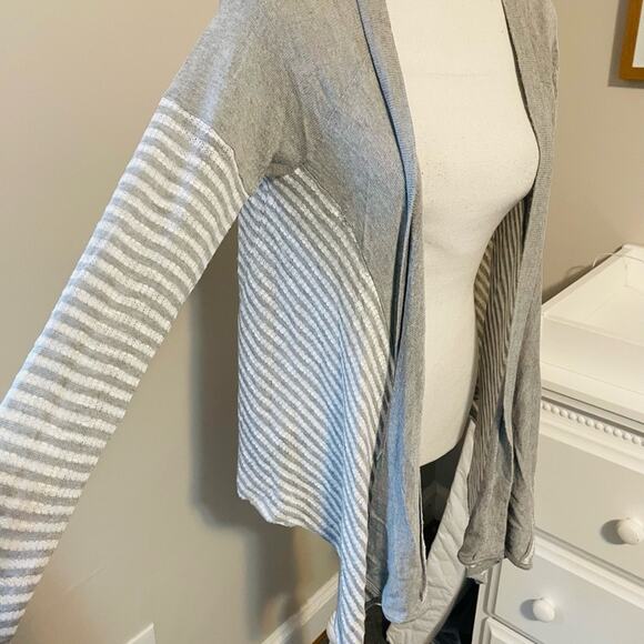 Buttons Cardigan - Picture 3 of 5